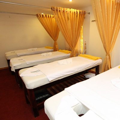 Giường gỗ tràm massage body