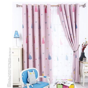 Rèm vải phòng bé gái có họa tiết